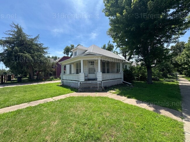 Building Photo - $899 - 2 bed 1 bath - Single Family Home
