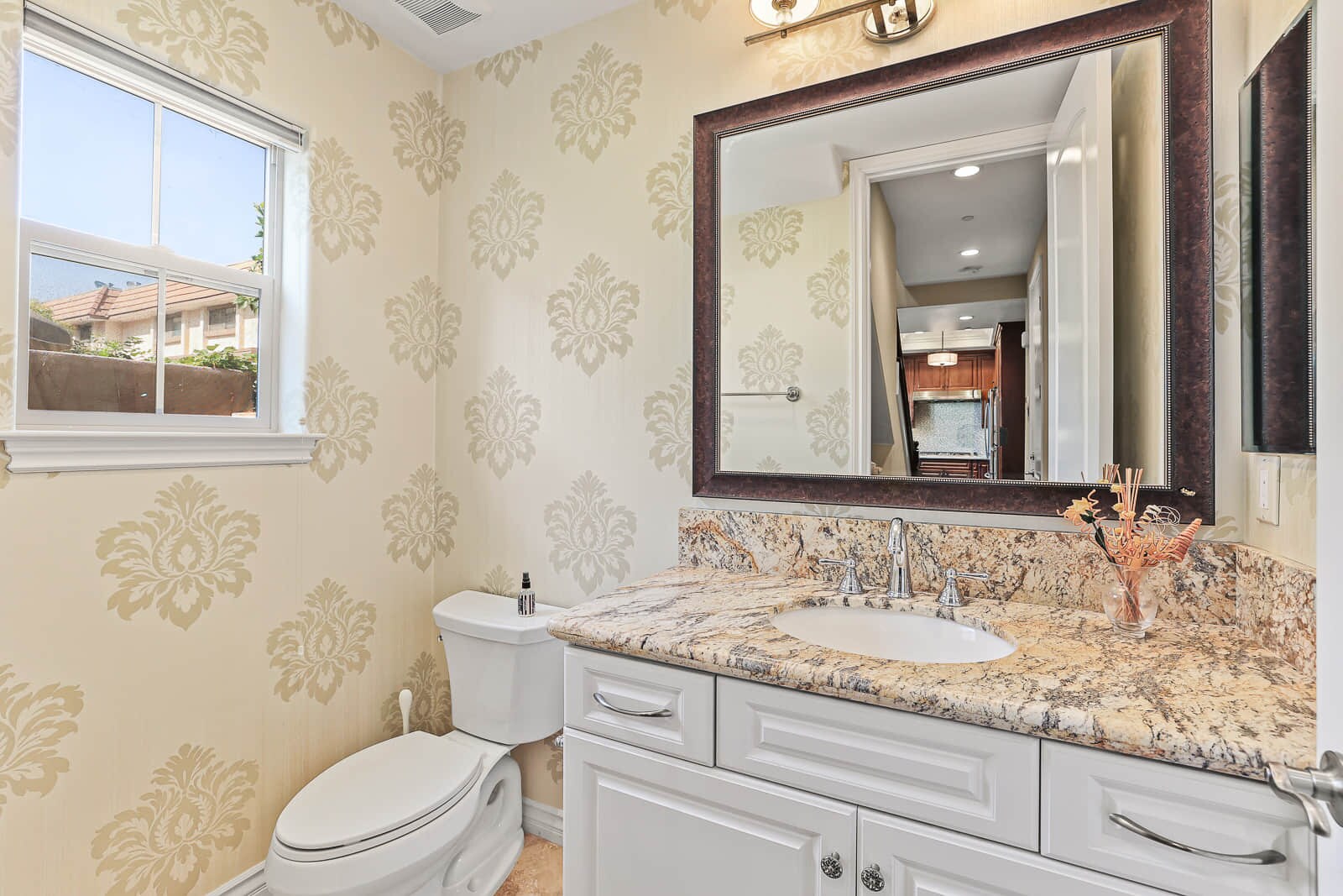 Guest bath - 808 S Golden W Ave