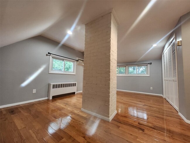 Building Photo - 18 Bamboo Ln