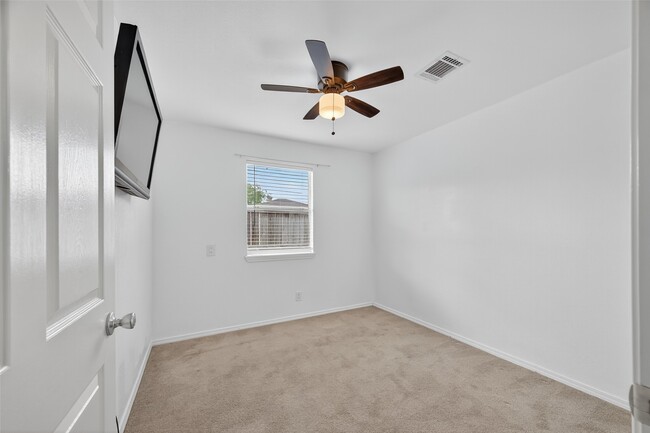 Building Photo - 9858 Sageaspen Ln