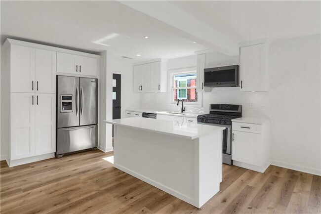 Building Photo - 776 Norwood Rd SE