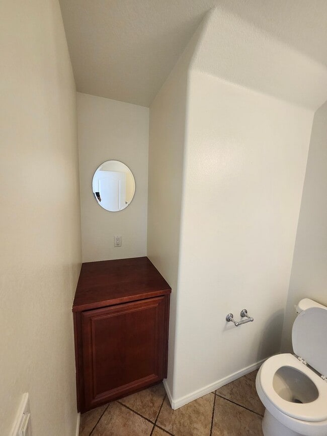 Building Photo - Chino 4 bedroom Beauty