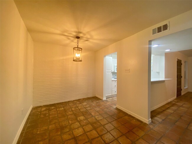 Building Photo - 5916 Birchbrook Dr