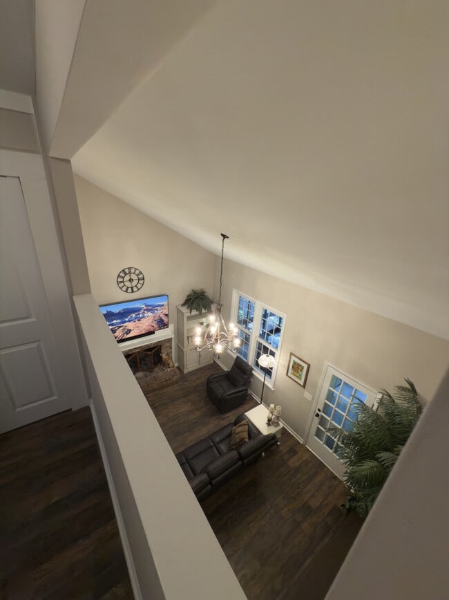 Building Photo - 989 Colonial Dr