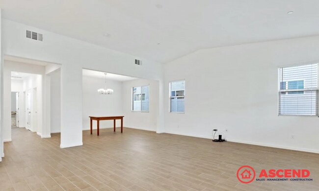 Building Photo - Beautiful 3-Bedroom Home in desired Highgate Community with Pool & Full Appliances!