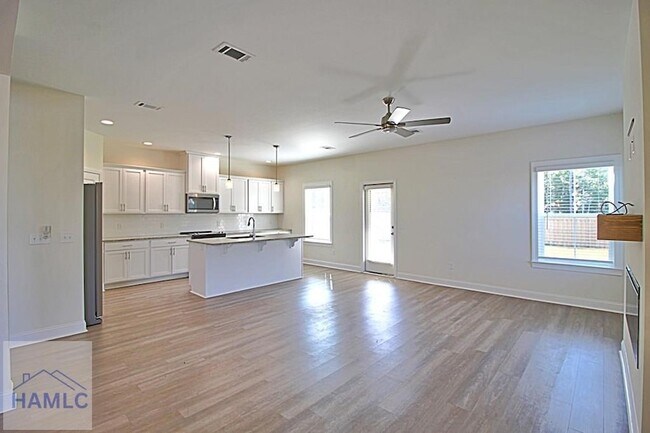 Building Photo - 151 Buckingham Dr