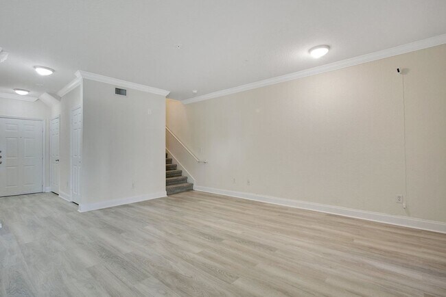 Building Photo - 202 E South St