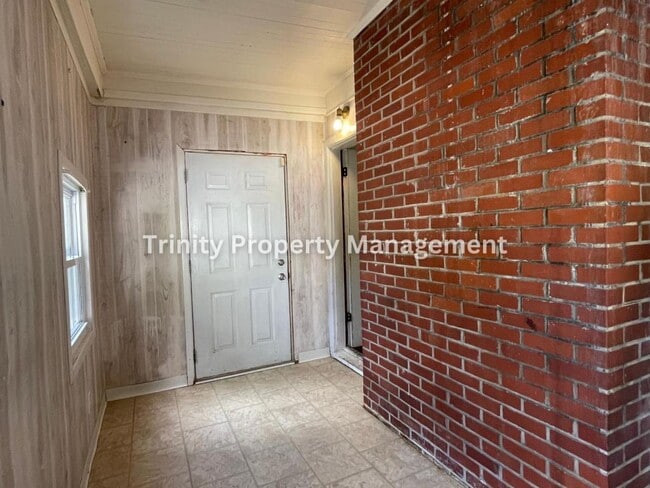 Building Photo - 132 Winding Way