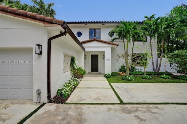 Building Photo - 5735 N Bay Rd