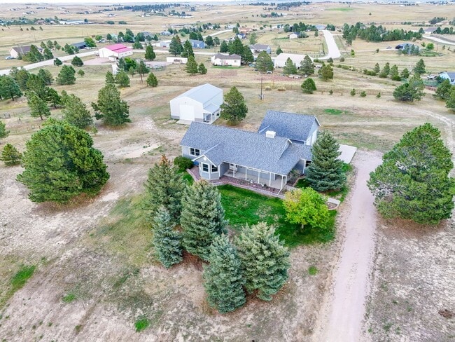 Building Photo - Peaceful Country 4 Bed, 3 Bath Home in Eli...
