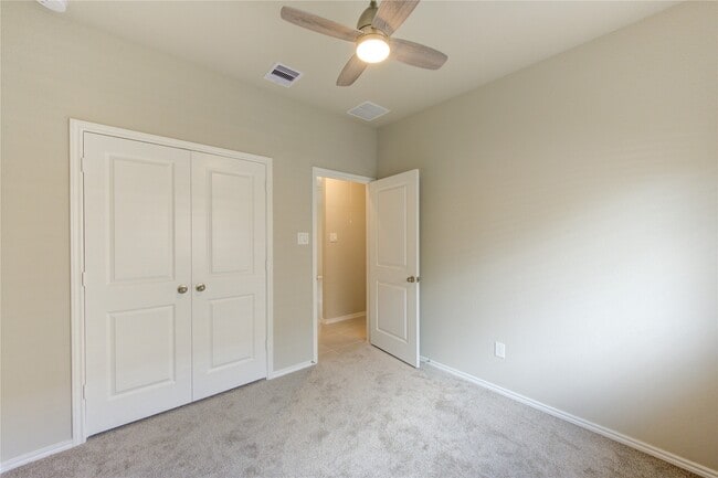 Building Photo - 203 Bright Vly Wy