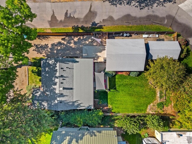 Building Photo - 7514 W Swift Ln