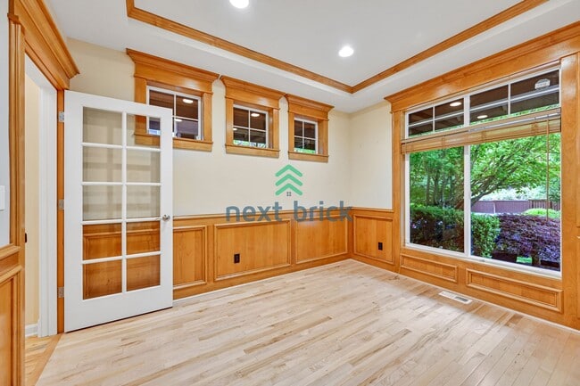 Building Photo - 3 BED & 2.5 BATH Town house FOR RENT