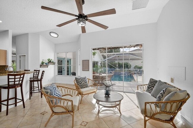 Building Photo - 2769 Pointe Cir