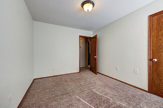 Building Photo - 2908 Astor Dr