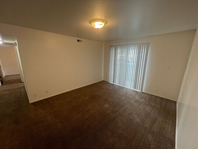 Building Photo - Spacious 2 bed/2 bath in Millcreek-**Move in Special-1/2 off first month**