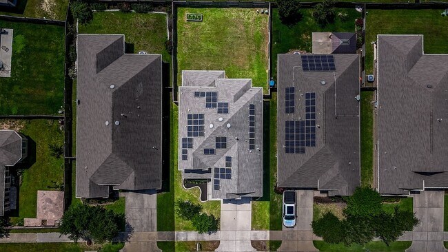 Building Photo - 15623 Hanover Breeze Ln