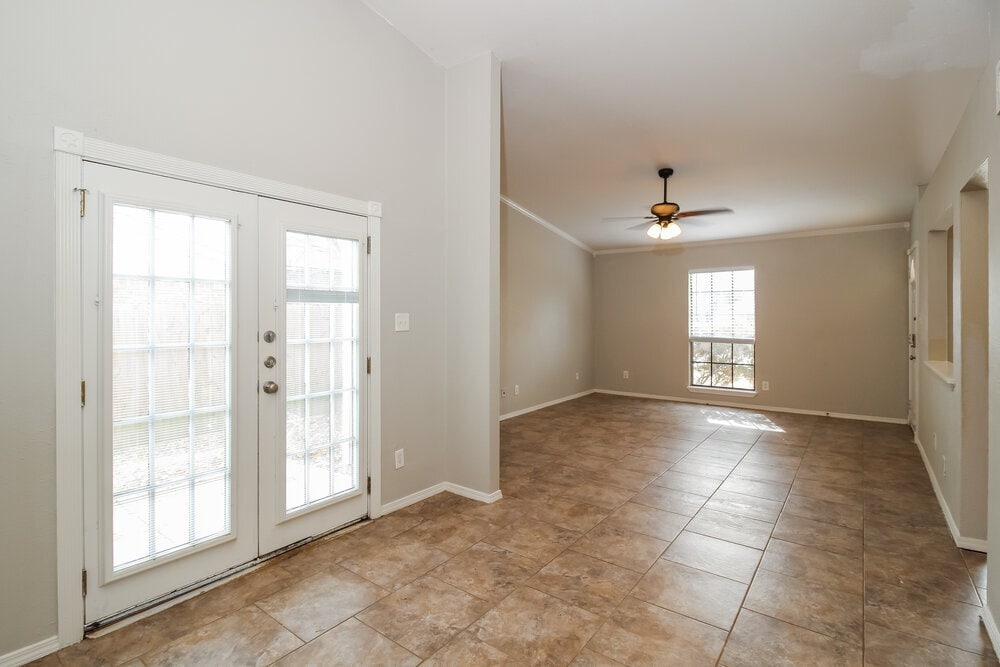 Building Photo - 5609 Powers St