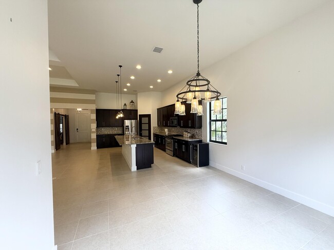 Building Photo - 3170 Siena Cir