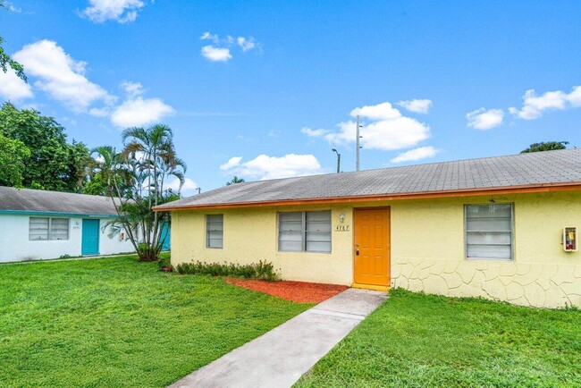Building Photo - 4787 Gulfstream Rd