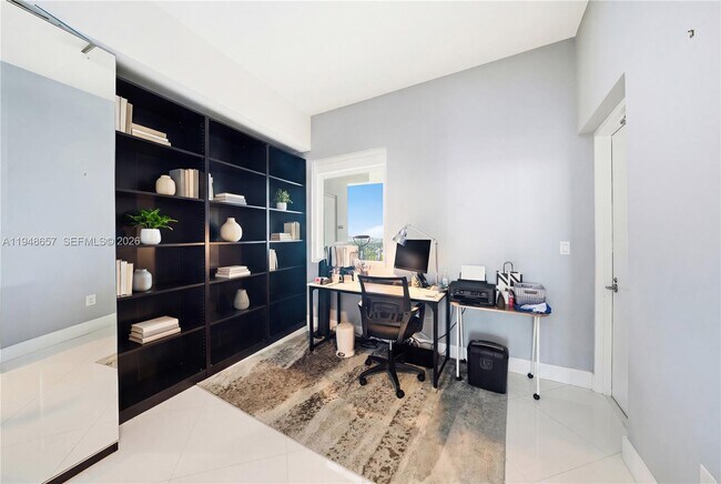 Building Photo - 2020 N Bayshore Dr