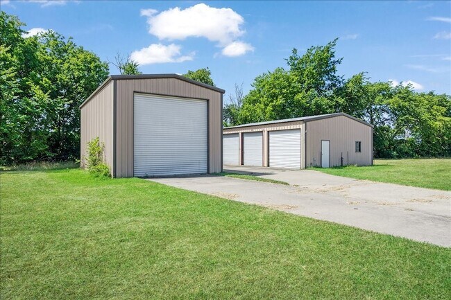 Building Photo - 5393 State Highway 5