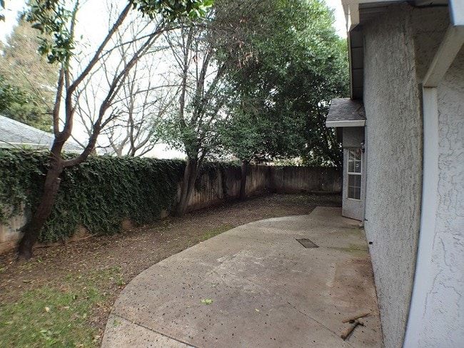 Building Photo - 1609 W 8th Ave