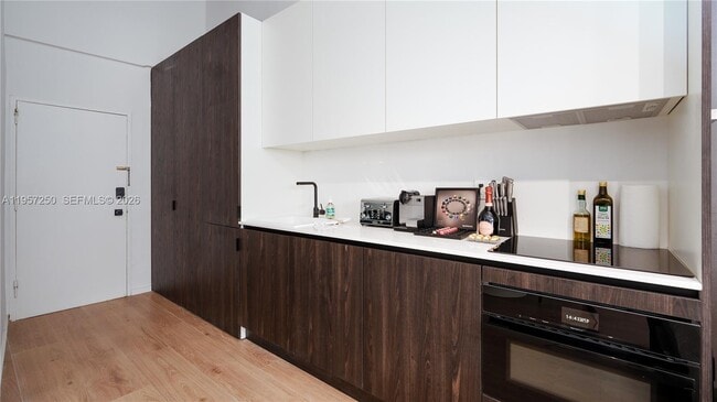 Building Photo - 5255 Collins Ave