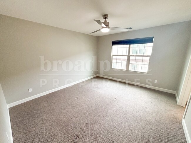 Building Photo - 893 Slate St