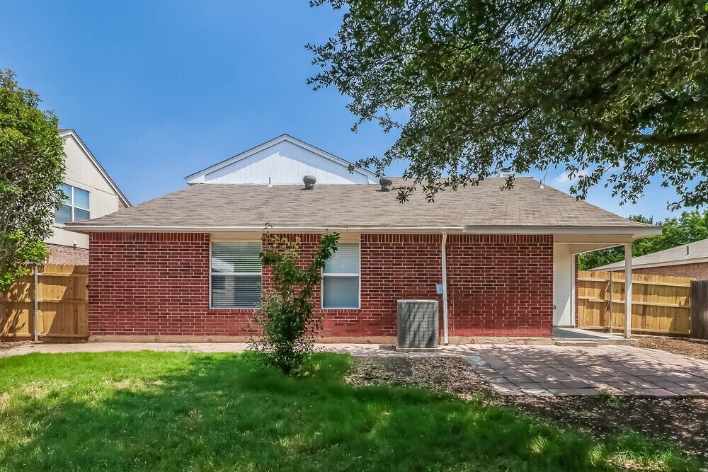 Building Photo - 401 Meadow St