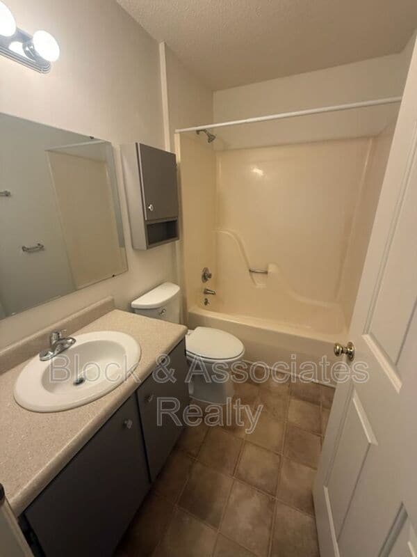 Building Photo - 651 W Mine St