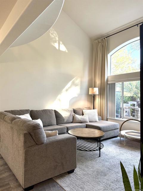 Building Photo - 951 River Oaks Ct