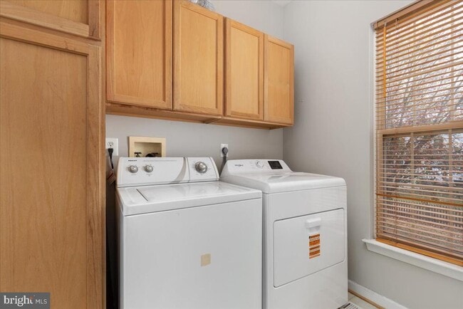 Building Photo - 18688 Potomac Station Dr