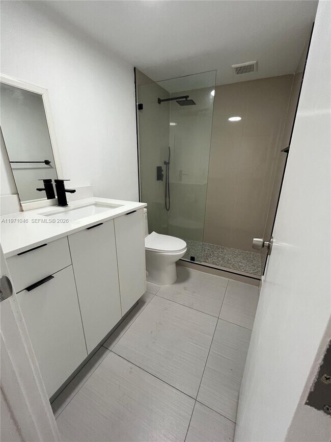 Building Photo - 11855 NE 19th Dr