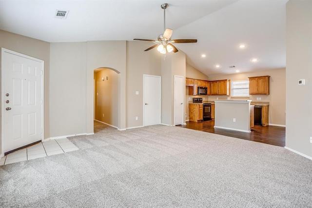 Building Photo - 1116 Boxwood Dr