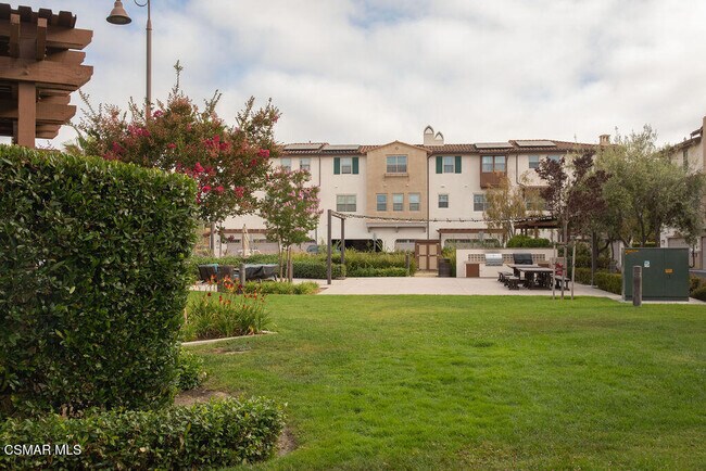 Building Photo - 211 Westpark Ct
