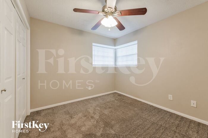 Building Photo - 5030 Maurita Dr