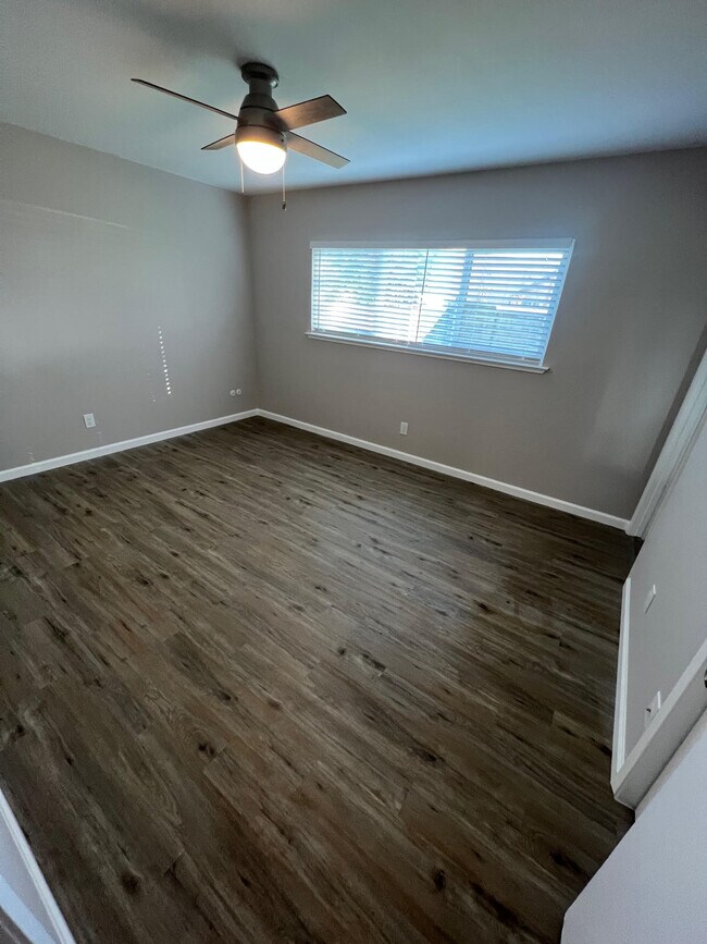 Building Photo - 2700 Monocott Dr