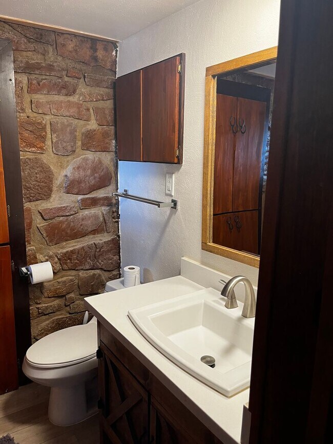 Building Photo - Unfurnished, 1-year long-term rental