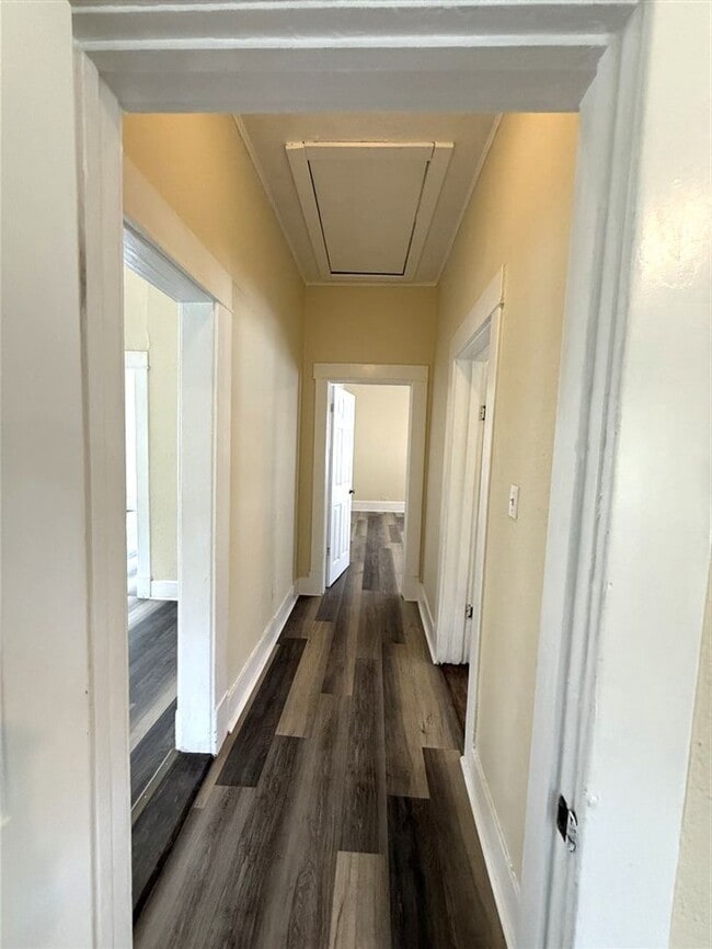 Building Photo - Beautifully Renovated 2 bedroom, 1 bath Bungalow | Historic Highland area | $900/Month Rent