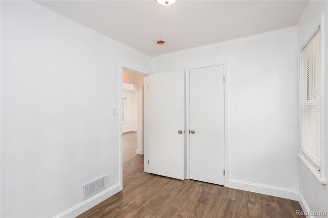 Building Photo - 18261 Brentwood St