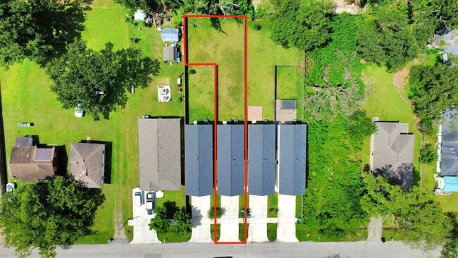 Building Photo - 4613 Ireland St