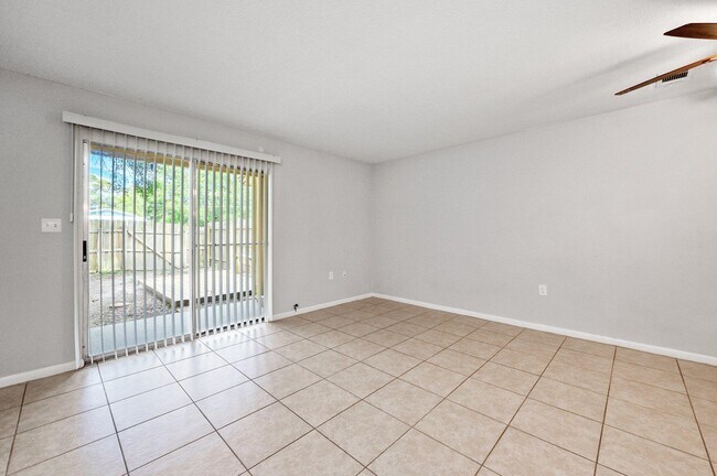 Building Photo - 152 Scottwood Dr SE