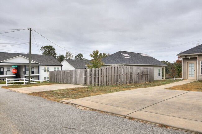 Building Photo - 3 Bedroom Ranch in Grovetown