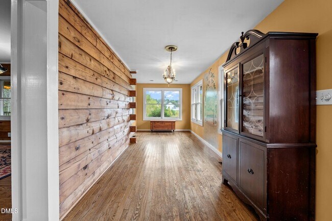 Building Photo - 65 Birdhouse Ln