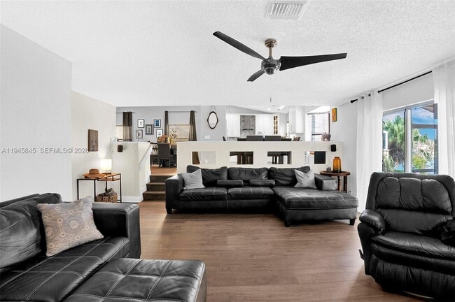 Building Photo - 18071 Clear Brook Cir