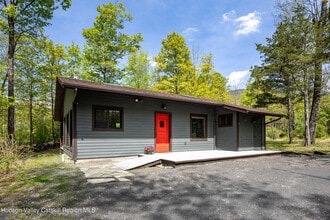 Building Photo - 2465 Glasco Turnpike