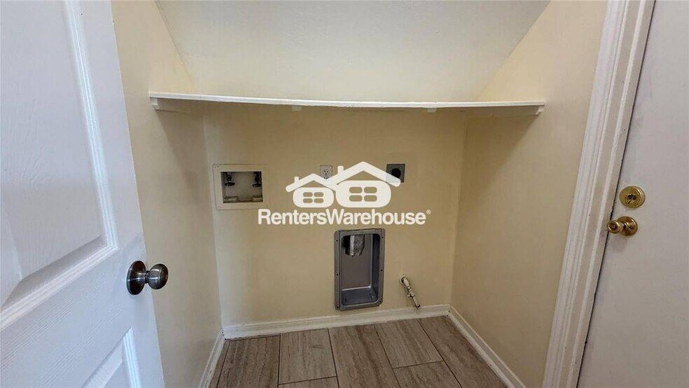 Building Photo - 7206 Bethany Bay Dr