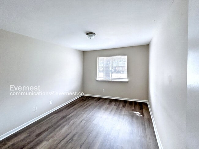 Building Photo - 7740 Rugby Ave