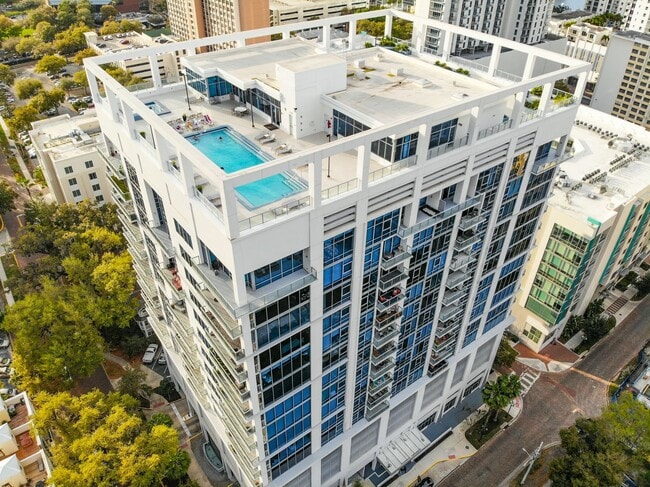 Building Photo - 260 S Osceola Ave